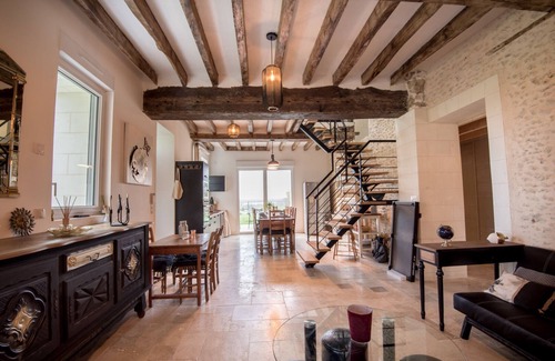 Tierce House | Relaxing Family Retreat with Nordic Spa & Pet-Friendly Amenities
