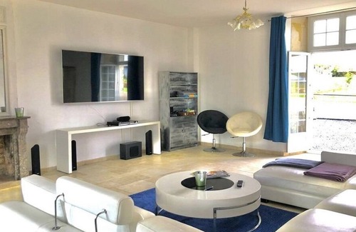 Amaye-sur-Orne House | Elegant Manor for Gatherings and Weekend Retreats