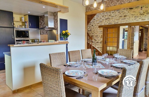 Brece Cottage | Exceptional Gite Brecé: 4 Bedrooms, Pet-Friendly & Spa