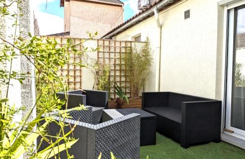 Romainville Villa | Renovated Grande Maison: 7 Min to Metro, Family Friendly