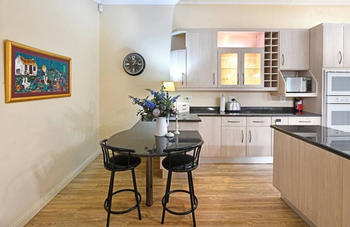 Franschhoek Villa | Grande Plaisir: Family-Friendly Holiday Home with Ocean View