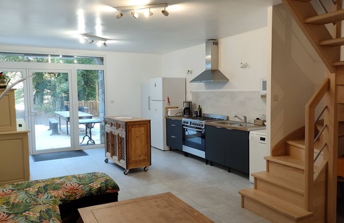 Saint-Nolff House | Premier Grande Propriété le Long du Ruisseau Retreat