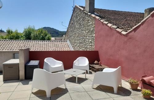 Vaison-la-Romaine Apartment | Scenic Terrace with Stunning Views of Ancient Ruins