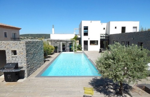 Saint-Gely-du-Fesc House | Relaxing Villa with Pool & Sauna near Montpellier