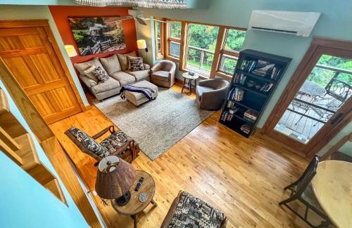 Warrensville House | Experience Grande Vue: Family-Friendly Stay with Pool & Dining