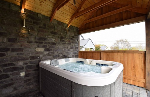 Bohon Villa | Grandeur Villa with Sauna & Jacuzzi in Durbuy