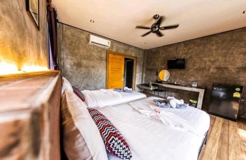 Khuekkhak Hotel | Experience Grandfather Khaolak Resort: Oceanfront and Hot Tub