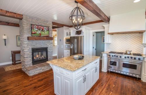 Boone House | Experience the Grandfathered Inn: 10/10 Guest Rated Escape