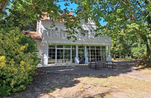 Saint-Julien-en-Born Villa | Discover GRANDIFLORA et POASANA: Oceanfront Family Retreat
