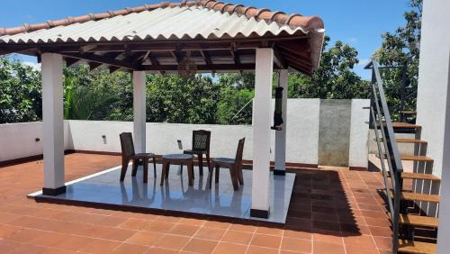 Udawalawa Bed & Breakfast | Grandiflora Safari Resort: Pet-Friendly Oasis with Pool
