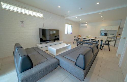 Onna House | Grandioso Onna 7-D: Family-Friendly Retreat with Pool