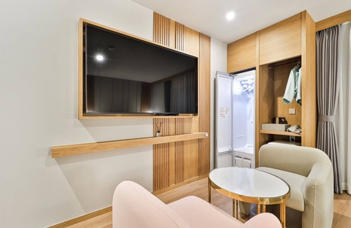 Buk-gu Hotel | Discover MU Hwamyeong: Family-Friendly with Kitchen Amenities