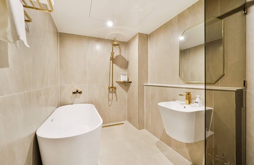 Buk-gu Hotel | Discover MU Hwamyeong: Family-Friendly with Kitchen Amenities