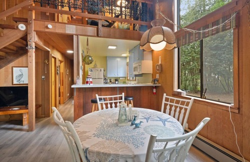 Gualala Cabin | Cozy Grandma's Cabin with Oceanfront Views