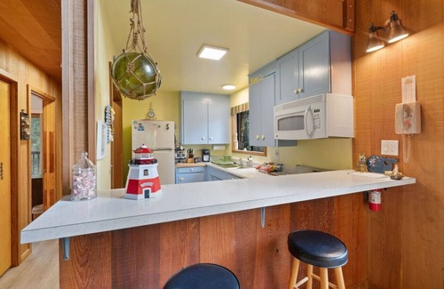 Gualala Cabin | Cozy Grandma's Cabin with Oceanfront Views