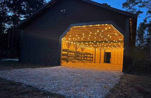 Burgaw House | Experience Grandma's Farm: River Access & Scenic Barn