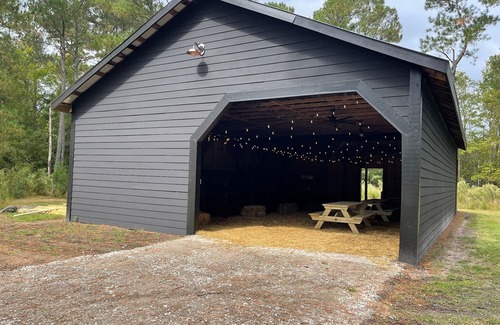 Burgaw House | Experience Grandma's Farm: River Access & Scenic Barn