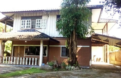 Sangkhla Buri House | Comfortable Stay at Grandma's Home Sangkhlaburi with Breakfast