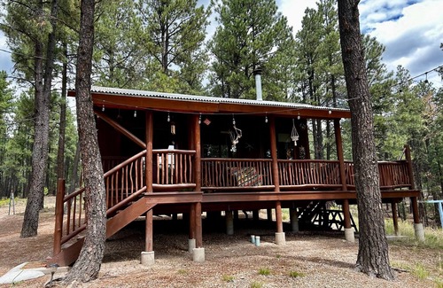 Jemez Springs Cabin | Discover Grandma's Groovy Getaway: Family-Friendly Retreat