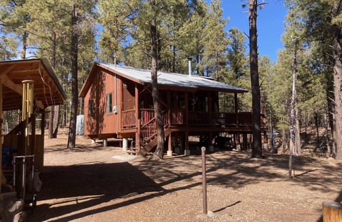 Jemez Springs Cabin | Discover Grandma's Groovy Getaway: Family-Friendly Retreat
