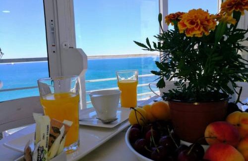 L'Albufereta Apartment | Grandpa Beach House: Pet-Friendly Oasis with Ocean Views
