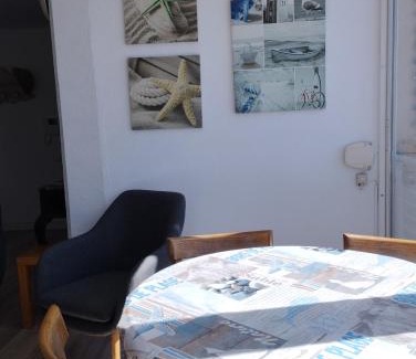 L'Albufereta Apartment | Grandpa Beach House: Pet-Friendly Oasis with Ocean Views