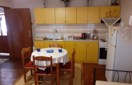 Lefkonas Apartment | Cozy Grandpa's House: Kitchen & Breakfast Included