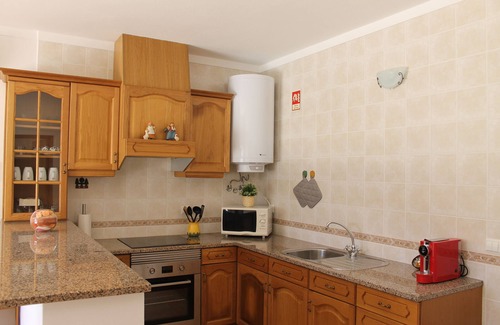 Sargacal House | Family-Friendly Getaway: Grandparents' House in Lagos
