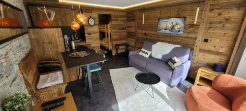 Tignes le Lac Apartment | Scenic Lakeview Studios - Family-Friendly with Top Reviews