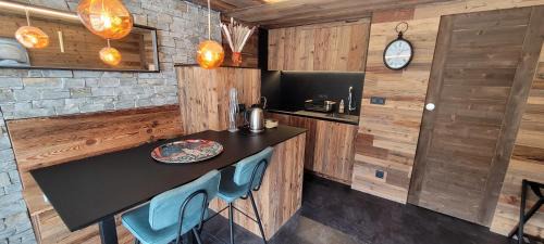 Tignes le Lac Apartment | Scenic Lakeview Studios - Family-Friendly with Top Reviews