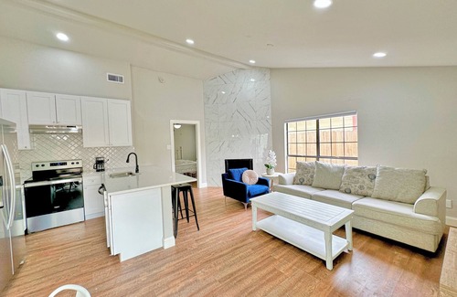 The Colony House | Grandscapes! Perfectly Located Near The Colony Shoreline