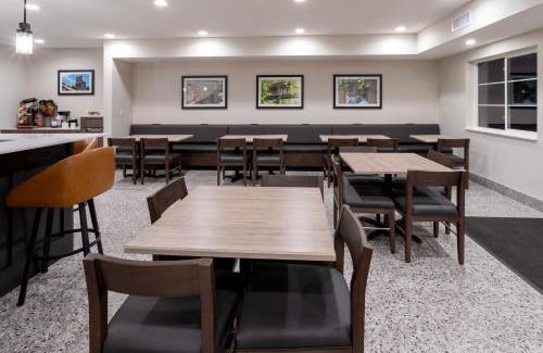 Johnston Hotel | Family-Friendly GrandStay Hotel & Suites in Johnston, IA