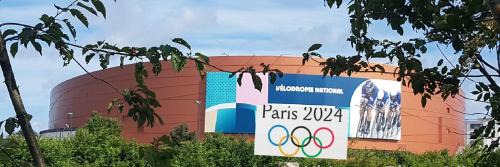 Le Perray-en-Yvelines Apartment | Convenient GranDuplex Near Olympic Sites for Families