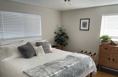 Gig Harbor Apartment | Top-Rated Grandview Guest Suite with Spa & Hot Tub