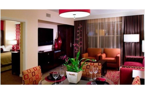 Enterprise Resort | Welcome to Grandview Resort: Relax by the Pool & Spa