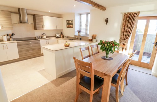 Coldridge Cottage | Family-Friendly Grange Cottage with Garden in Coldridge