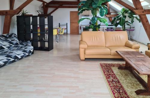 Saint-Nabor House | Top-Rated Grange Des Arts: Family-Friendly Retreat