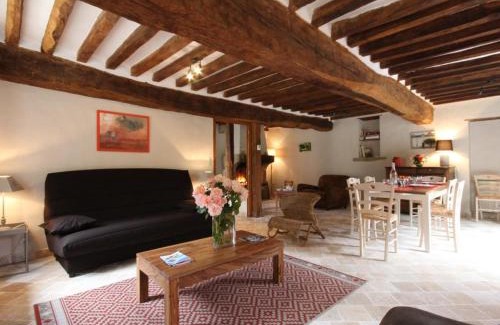 Cerise House | Delightful Gîte with Garden and Terrace near Alençon