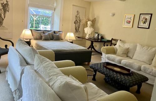 Euston Bed & Breakfast | Exceptional Grange Farm: Pet-Friendly Oceanfront Retreat