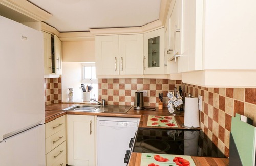 Fethard on Sea Cottage | Pet-Friendly GRANGE FARMHOUSE in Fethard-On-Sea