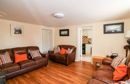 Fethard on Sea Cottage | Pet-Friendly GRANGE FARMHOUSE in Fethard-On-Sea