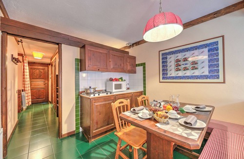 Grangesises Apartment | Cozy Grange Hike & Ski Retreat with Spa and Pet-Friendly Options