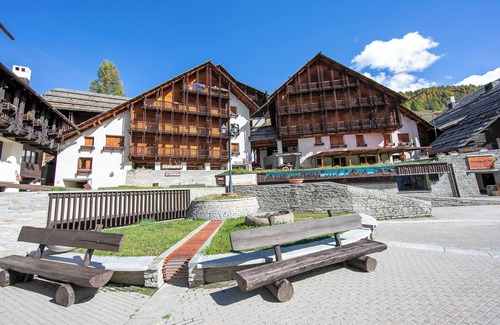 Sauze di Cesana Apartment | Explore Grange Hike & Ski - Pet-Friendly Retreat in Sestriere