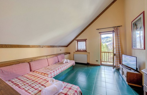 Sauze di Cesana Apartment | Explore Grange Hike & Ski - Pet-Friendly Retreat in Sestriere