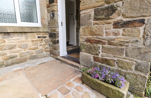 Carleton Cottage | Guest Rated 10/10: Grange House with Kitchen & Breakfast