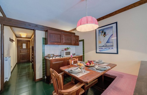 Grangesises Apartment | Explore Grange Hike & Ski - Family-Friendly Retreat in Italy