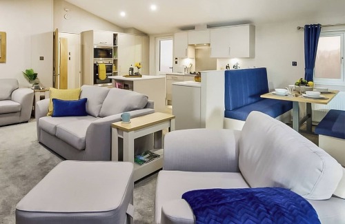 Mablethorpe Ski Chalet | Modern Four Bedroom Lodge with Spa and Hot Tub Oasis