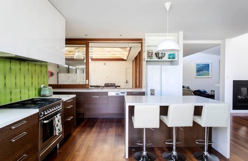 Grange House | Grange Parkview: Family-Friendly Seaside Retreat with Breakfast