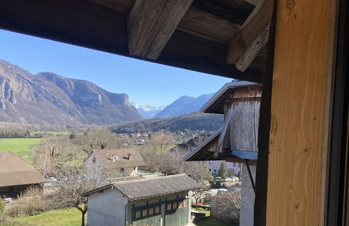Giez House | Stylish Loft Near Lake Annecy with Mont-Blanc Views