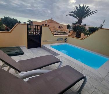Bahia Calma House | Relaxing Granillo Beach Retreat with Oceanfront Views